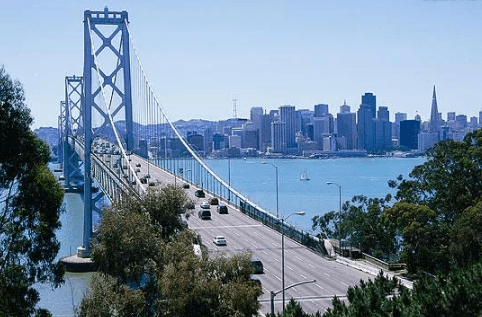 大型翻车现场！美国65亿大桥锈成废铁，防腐摆烂比豆腐渣还离谱