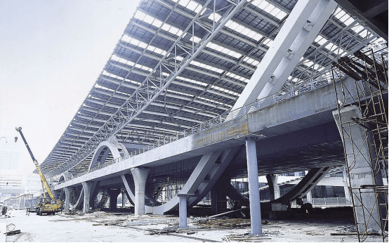 喷涂聚脲涂料：喷上去几秒就干、零下20度能施工——什么场景必须选它