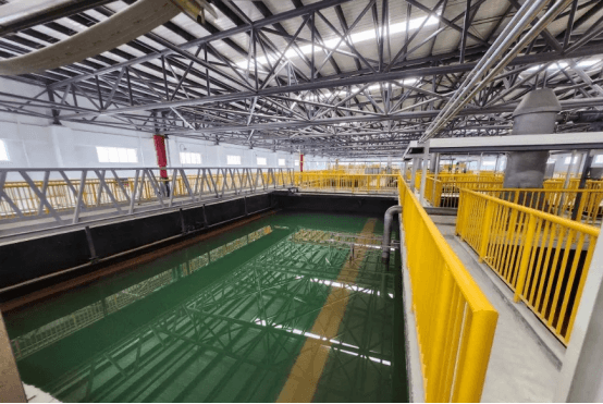 电厂冷却水管道与地下管道防腐：氯化橡胶沥青防锈漆的基础设施应用指南