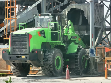 亚马逊“钢铁猛兽”换肤记:这漆硬到能扛住树杈子